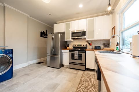 5 Min Fountain Square - Cozy Bates-Hendricks Home House in Indianapolis