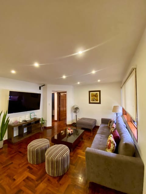 Communal lounge/ TV room, TV and multimedia, Seating area