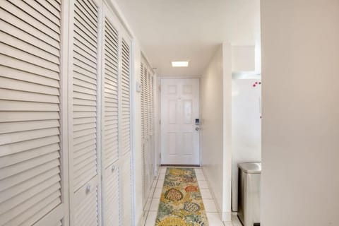 Kings Oasis Oceanview Pool BBQ Grill Apartment in South Daytona