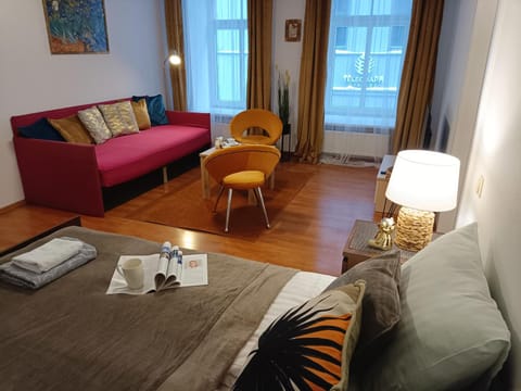 Bed, Living room, Photo of the whole room, Seating area, Bedroom