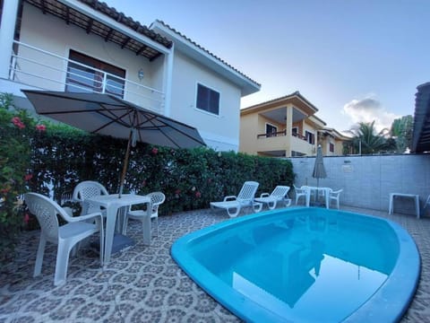 Property building, Patio, Day, Natural landscape, Garden, Garden view, Pool view, Swimming pool, sunbed