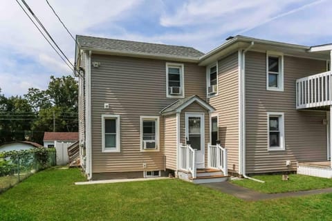 Two Bedroom Apartment on Forestville Bristol Apartment in Bristol