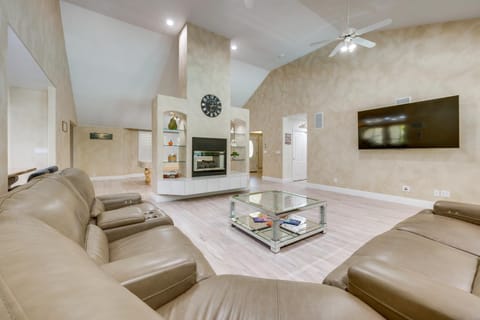 Billiards and Private Pool Bright Clovis Home! House in Clovis