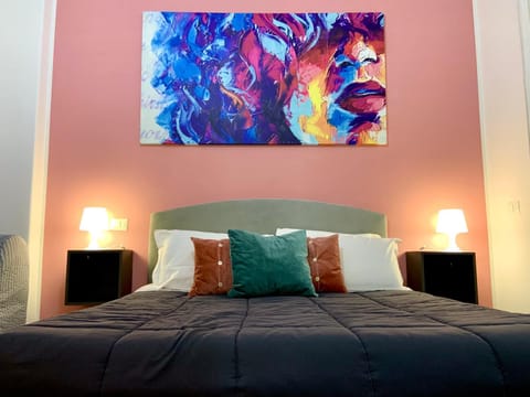 Bed, Photo of the whole room, Decorative detail, Bedroom, furniture, heating, towels, air conditioner
