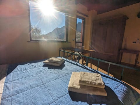 Bed, View (from property/room), Bedroom, Mountain view, towels