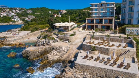 Property building, Nearby landmark, Day, Natural landscape, Activities, Bird's eye view, Beach, Sea view, Area and facilities, sunbed