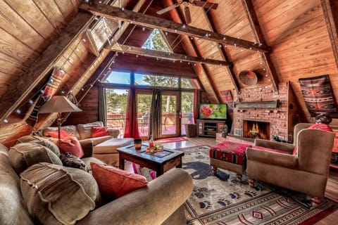 Natural landscape, TV and multimedia, Balcony/Terrace, Living room, Seating area, fireplace, furniture