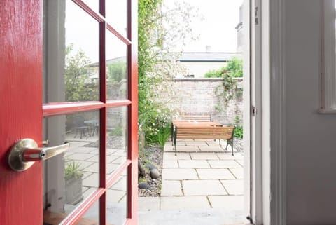 Luxe Heritage on Balfour: A Time Traveller's Delight House in Launceston