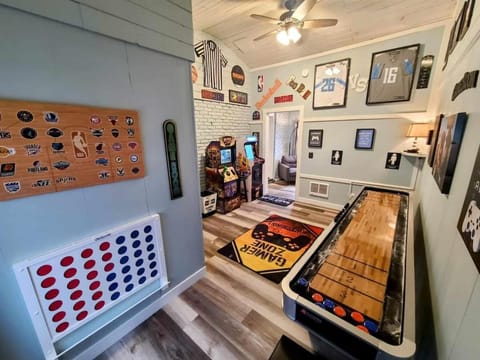 The Cottage At Long Lake House in Michigan