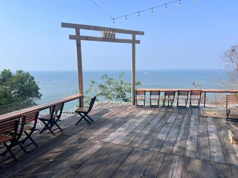 Natural landscape, View (from property/room), Balcony/Terrace, Dining area, Sea view