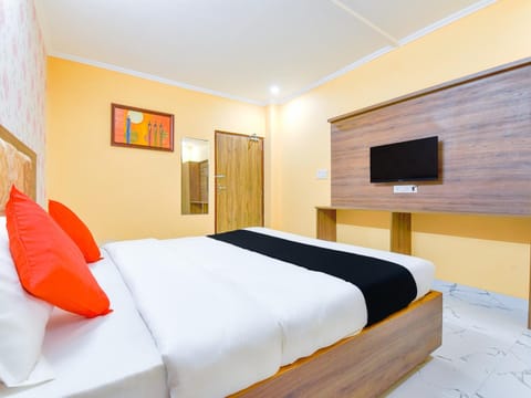 Bed, TV and multimedia, Photo of the whole room, Evening entertainment, wardrobe