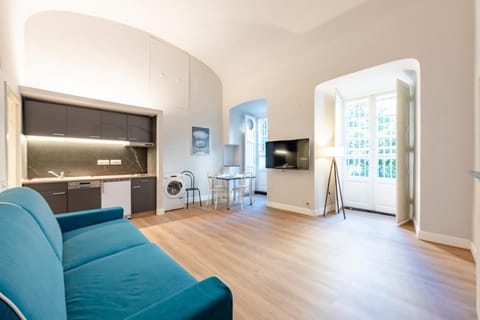 TV and multimedia, Kitchen or kitchenette, Living room