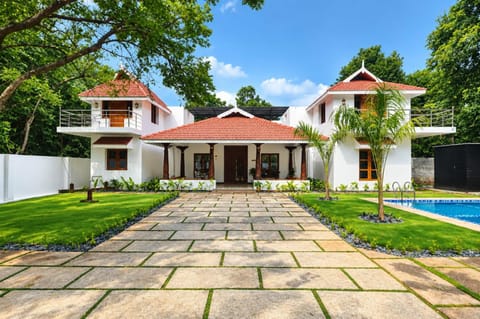 Property building, Garden view, Swimming pool