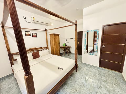 Bed, Photo of the whole room