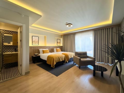 Bed, Photo of the whole room, Seating area, Bedroom