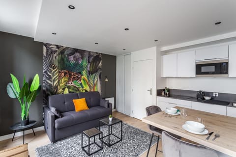 Living room, Dining area