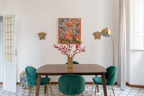 Living room, Dining area