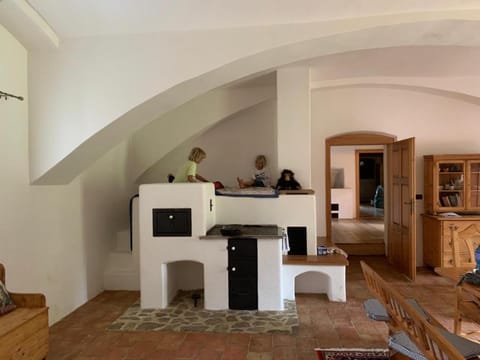 Kitchen or kitchenette, Living room, Seating area, Dining area