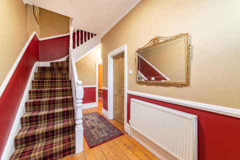 Family Stay By Sefton Park & Lark Lane Parking House in Liverpool