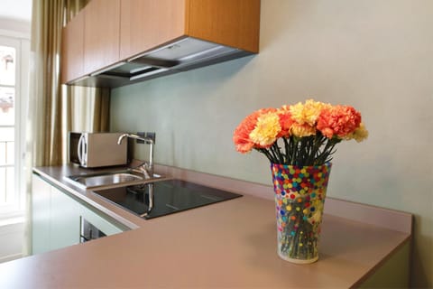 Kitchen or kitchenette, Living room