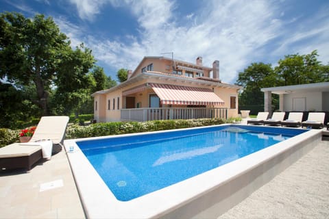 Facade/entrance, Off site, Garden, Swimming pool