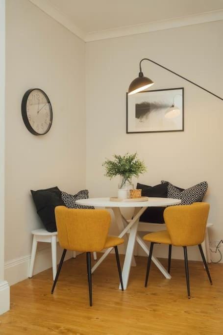 James Street 2 Bedroom Apartment Apartment in Stirling