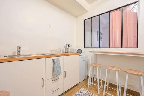 Appartement Parisien - Gambetta Apartment in Paris