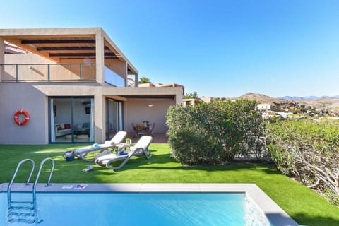 Garden, Garden view, Swimming pool, sunbed