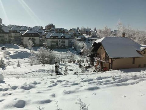 Property building, Day, Natural landscape, Winter, Mountain view