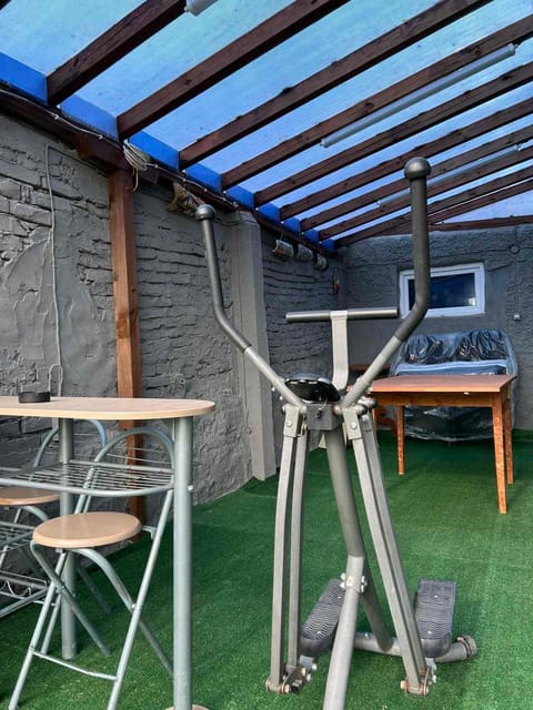 КЪЩА за ГОСТИ ТРАПЕЗИЦА за до 12 ЧОВЕКА с БЕЗПЛАТЕН ПАРКИНГ, ДВОР и ВЕРАНДИ, в ГРАД ВЕЛИКО ТЪРНОВО House in Veliko Tarnovo