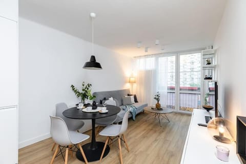 TV and multimedia, Living room, Dining area