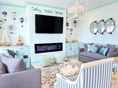 Communal lounge/ TV room, TV and multimedia, Living room, Seating area, Evening entertainment