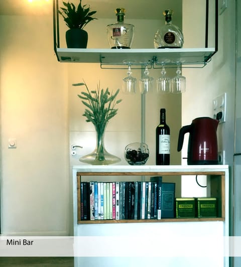 Lounge or bar, minibar