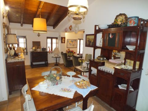 Living room, Breakfast, kitchen