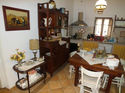 Living room, Breakfast, kitchen