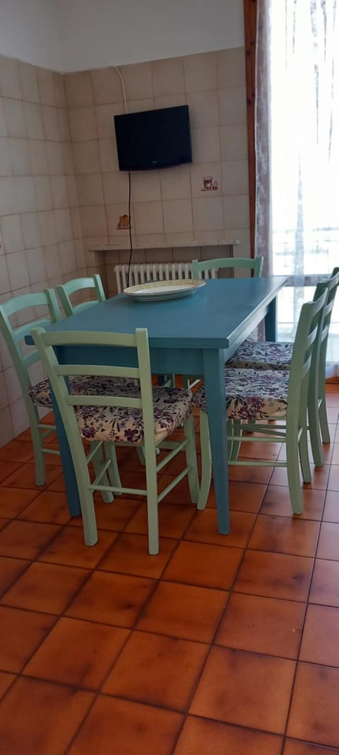 TV and multimedia, Dining area