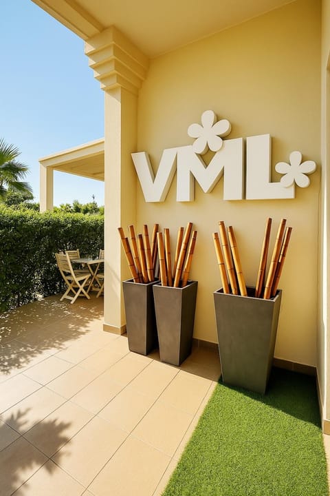 Day, Property logo or sign, Logo/Certificate/Sign, Text overlay