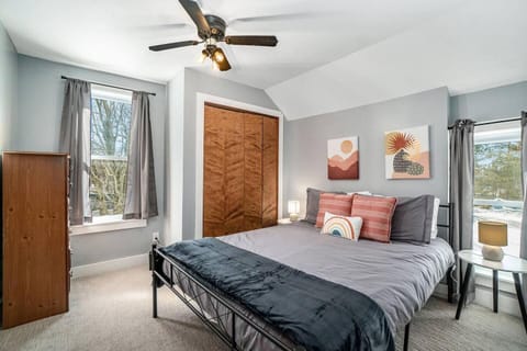 Relaxing Ski & Soak Getaway House in Benzonia