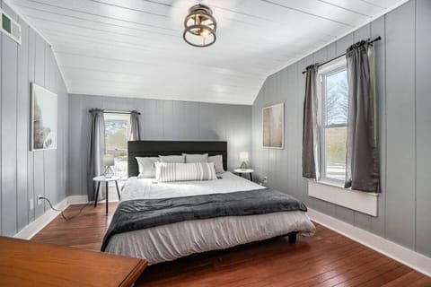 Relaxing Ski & Soak Getaway House in Benzonia