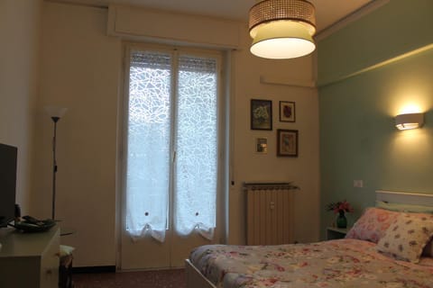 TV and multimedia, Photo of the whole room, Bedroom