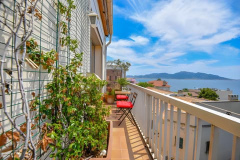 Un Balcon Sur La Mediterranée Apartment in Marseille
