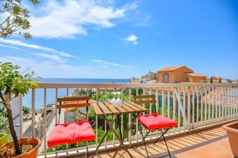 Un Balcon Sur La Mediterranée Apartment in Marseille