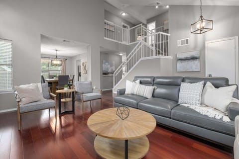 Boni and Blithe House in Jollyville