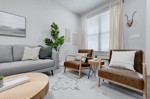 Hogan Hideaway House in Point Venture