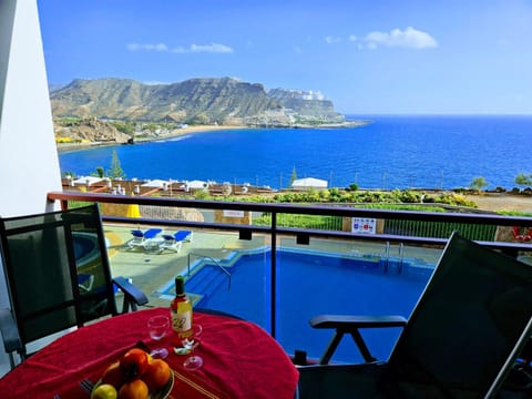 View (from property/room), Balcony/Terrace, Pool view, Sea view, Swimming pool
