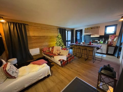 Kitchen or kitchenette, Living room