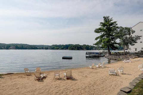 Brown Family Condo for Families Golf Trips and Girls Getaways House in Lake Delton