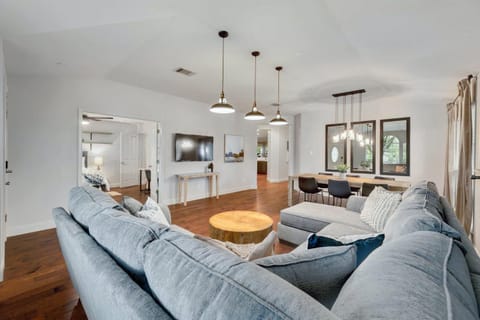 Jollyville Jewel House in Jollyville