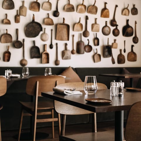 Restaurant/places to eat, Food and drinks