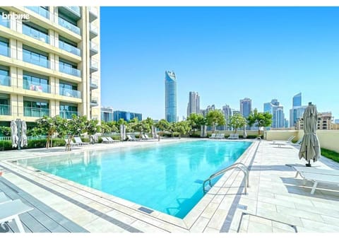 Day, Pool view, Swimming pool, sunbed